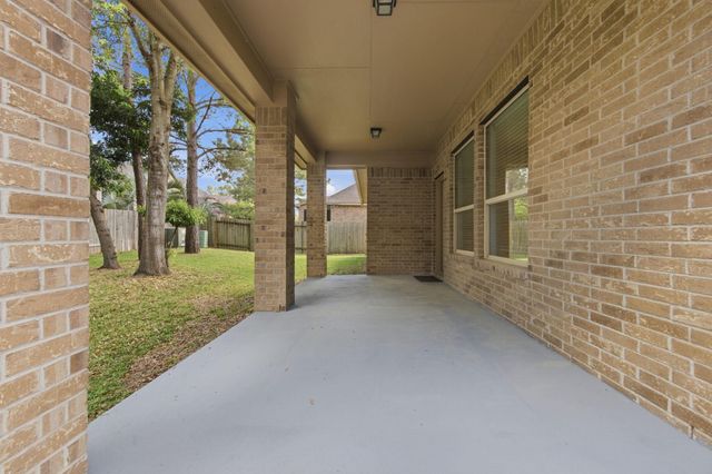 1015 Cedar Lake Court, Conroe, TX 77384