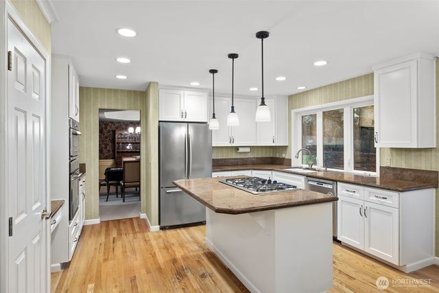 19710 222nd Avenue NE, Woodinville, WA 98077