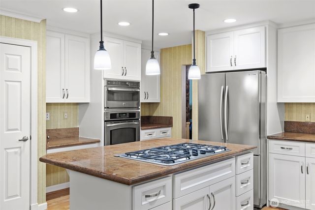 19710 222nd Avenue NE, Woodinville, WA 98077