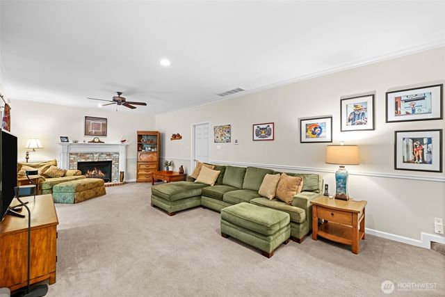 19710 222nd Avenue NE, Woodinville, WA 98077