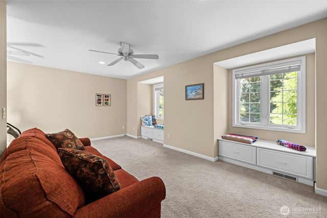 19710 222nd Avenue NE, Woodinville, WA 98077