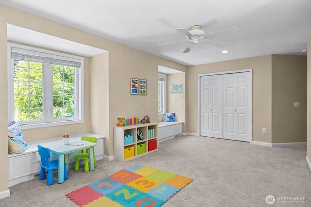 19710 222nd Avenue NE, Woodinville, WA 98077