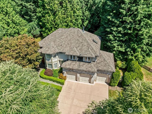 19710 222nd Avenue NE, Woodinville, WA 98077