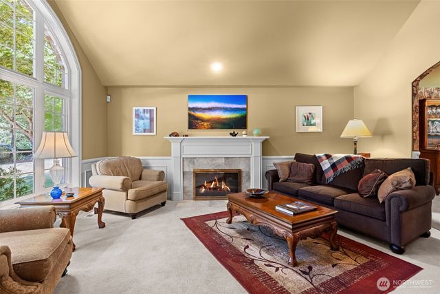 19710 222nd Avenue NE, Woodinville, WA 98077