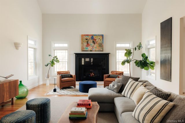 44 Will Tremper Drive, Rhinebeck, NY 12572