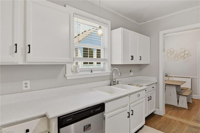 2209 W Friendly Avenue, Greensboro, NC 27403