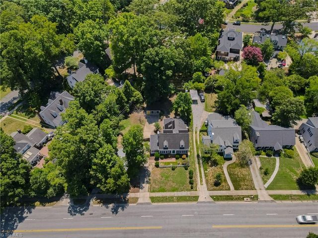 2209 W Friendly Avenue, Greensboro, NC 27403