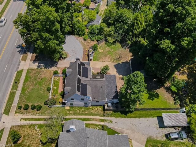 2209 W Friendly Avenue, Greensboro, NC 27403
