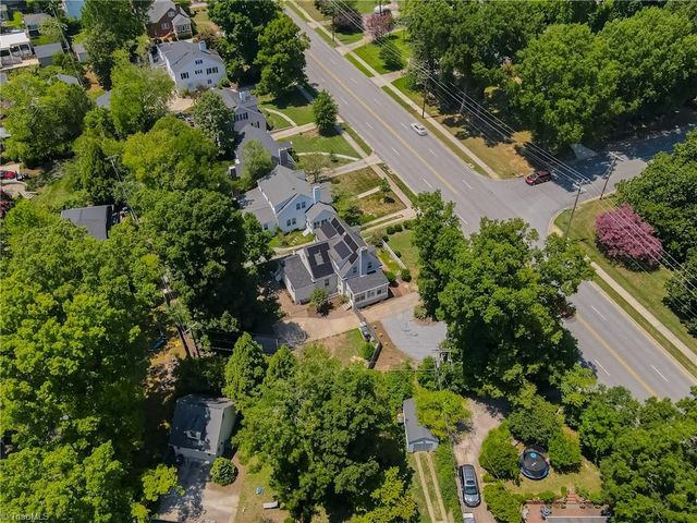 2209 W Friendly Avenue, Greensboro, NC 27403