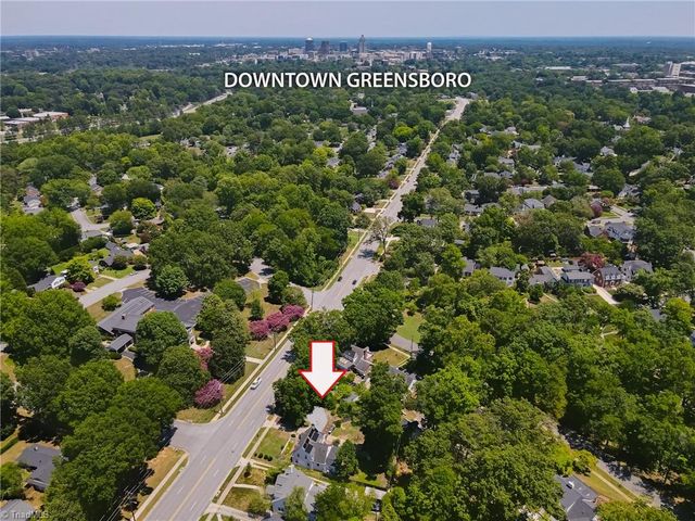 2209 W Friendly Avenue, Greensboro, NC 27403