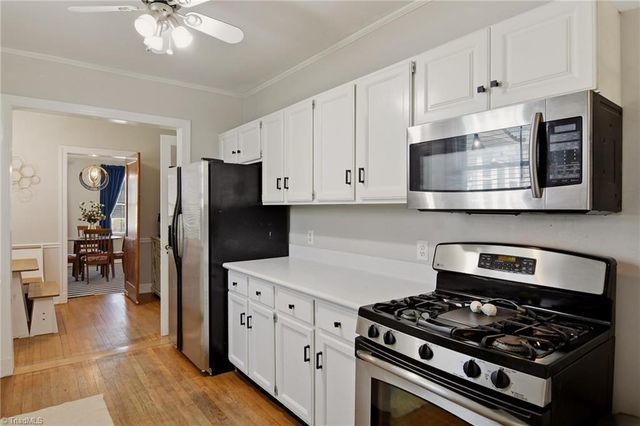 2209 W Friendly Avenue, Greensboro, NC 27403