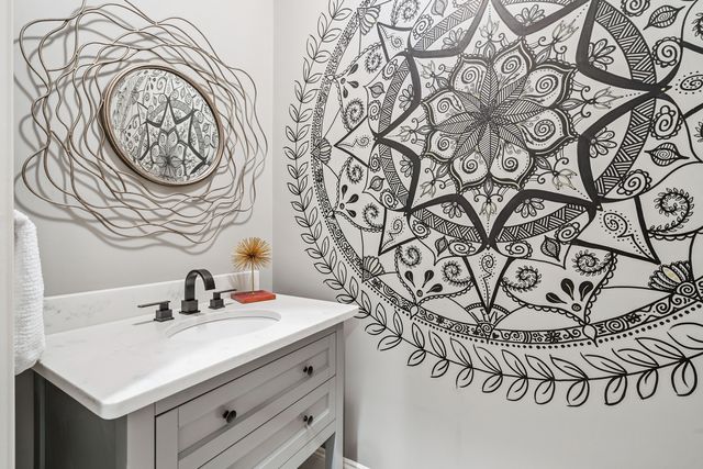 4865 Woody Creek Circle, Bettendorf, IA 52722