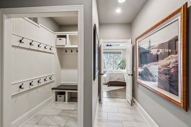 4865 Woody Creek Circle, Bettendorf, IA 52722