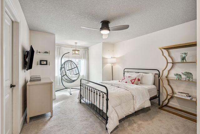 4865 Woody Creek Circle, Bettendorf, IA 52722