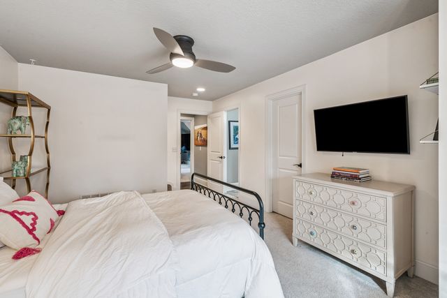 4865 Woody Creek Circle, Bettendorf, IA 52722