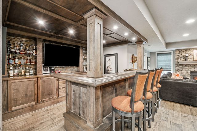 4865 Woody Creek Circle, Bettendorf, IA 52722