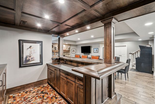 4865 Woody Creek Circle, Bettendorf, IA 52722