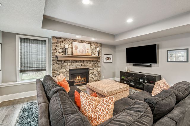 4865 Woody Creek Circle, Bettendorf, IA 52722