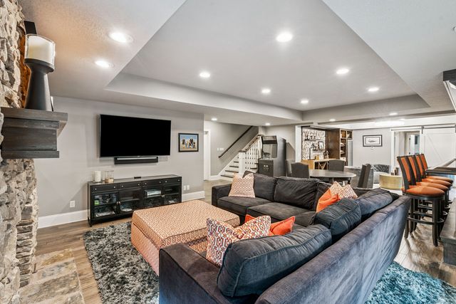 4865 Woody Creek Circle, Bettendorf, IA 52722