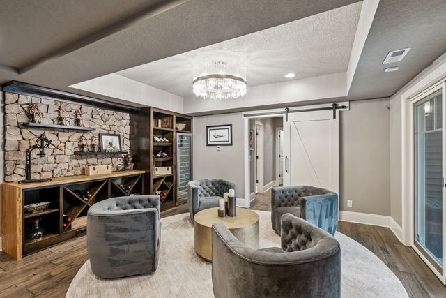 4865 Woody Creek Circle, Bettendorf, IA 52722