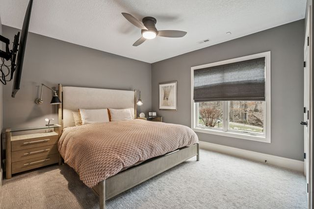 4865 Woody Creek Circle, Bettendorf, IA 52722