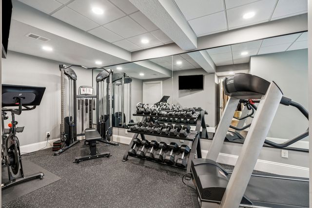 4865 Woody Creek Circle, Bettendorf, IA 52722