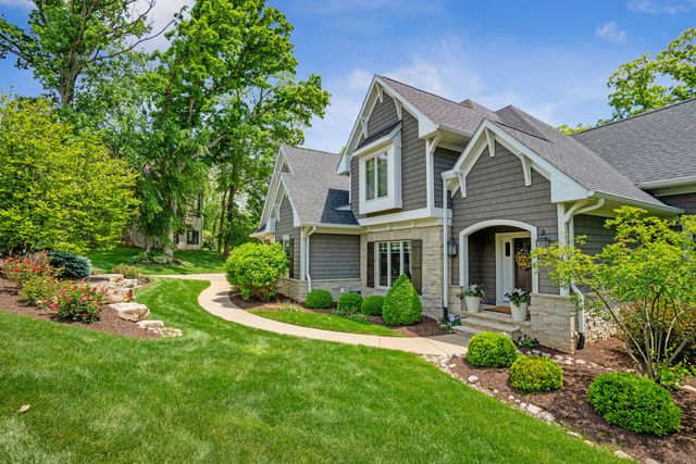 4865 Woody Creek Circle, Bettendorf, IA 52722