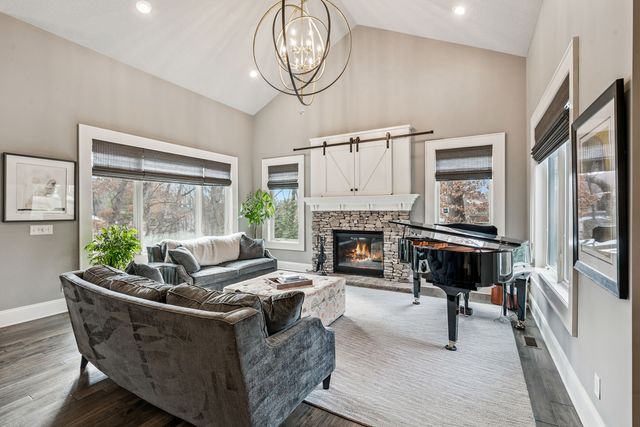 4865 Woody Creek Circle, Bettendorf, IA 52722