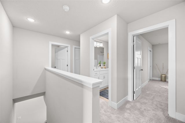 213 NE Doe Pointe Lane, Ankeny, IA 50021