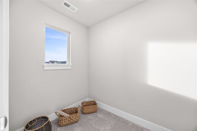 213 NE Doe Pointe Lane, Ankeny, IA 50021
