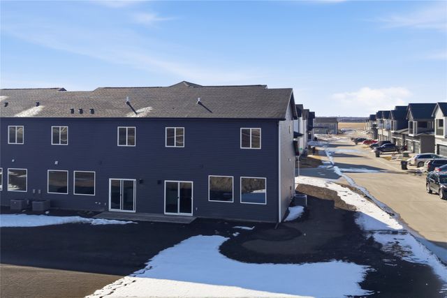 213 NE Doe Pointe Lane, Ankeny, IA 50021