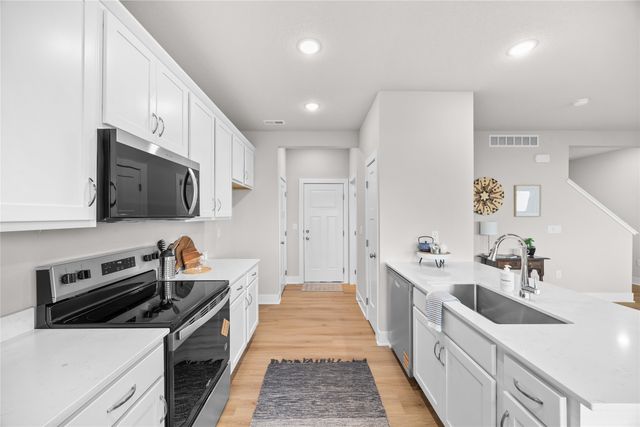 213 NE Doe Pointe Lane, Ankeny, IA 50021