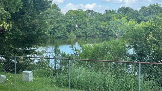7141 Point Avery Dr, Baton Rouge, LA 70817
