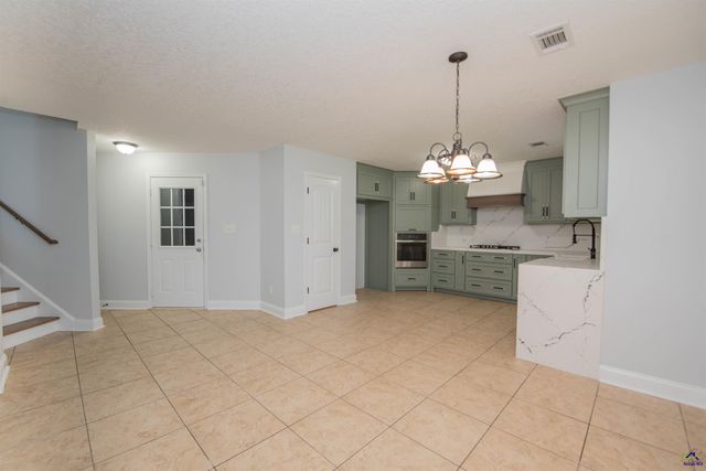 202 Northumberland Way, Warner Robins, GA 31088