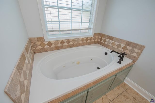 202 Northumberland Way, Warner Robins, GA 31088