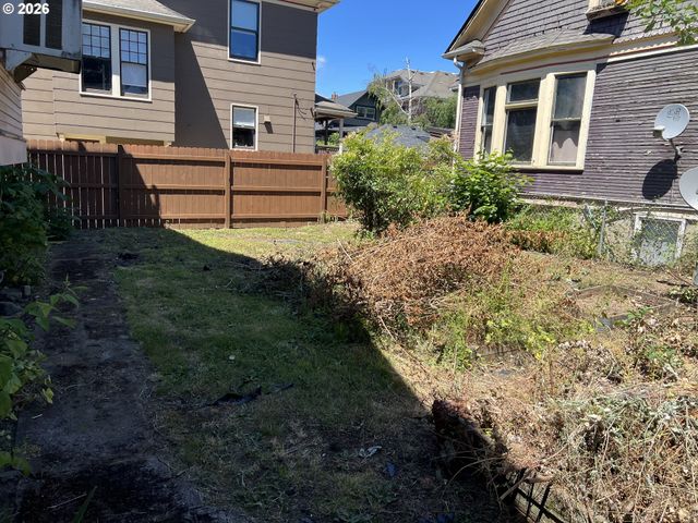 235 Se 14TH Ave, Portland, OR 97214