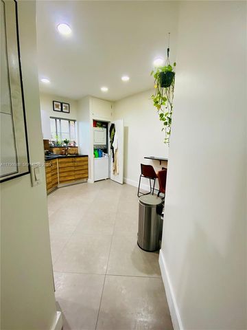 200 Azure Way, Miami Springs, FL 33166
