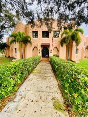 200 Azure Way, Miami Springs, FL 33166