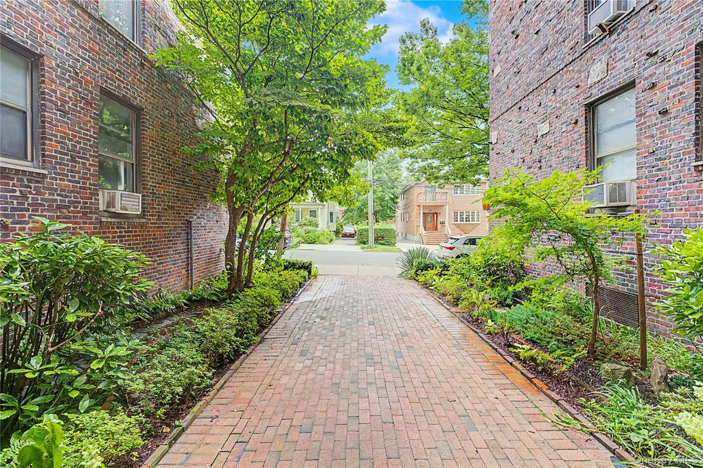 147-37 Beech Avenue 3F, Flushing, NY 11355 — photo 3
