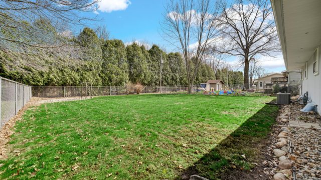 917 Albin Drive, La Porte, IN 46350