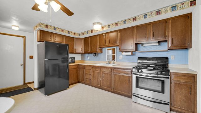 917 Albin Drive, La Porte, IN 46350