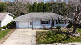 917 Albin Drive, La Porte, IN 46350