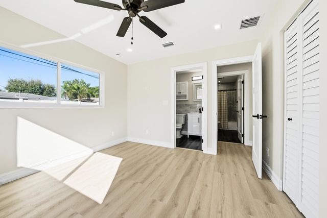 4751 NE 4th Ave, Oakland Park, FL 33334