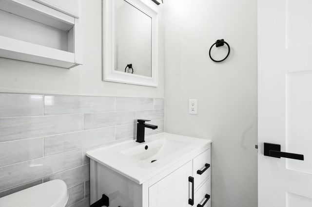 4751 NE 4th Ave, Oakland Park, FL 33334