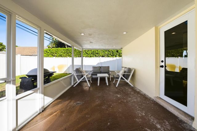 4751 NE 4th Ave, Oakland Park, FL 33334