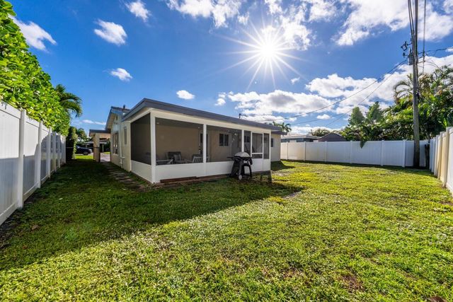 4751 NE 4th Ave, Oakland Park, FL 33334