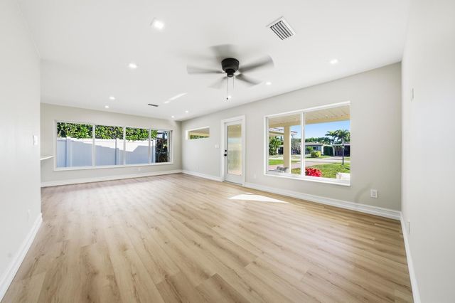 4751 NE 4th Ave, Oakland Park, FL 33334