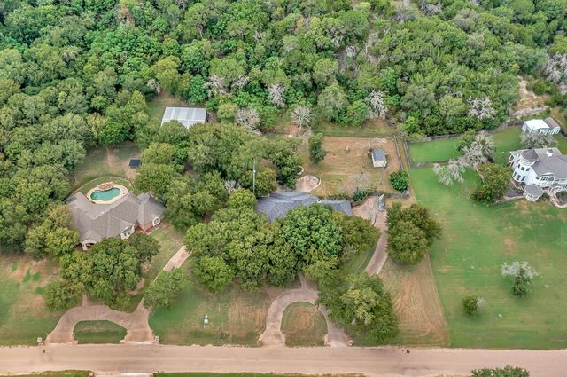 780 Lost Hunters, China Spring, TX 76633