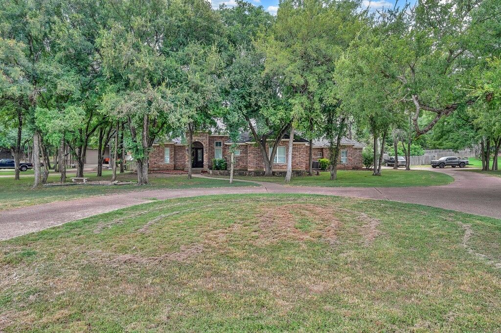 780 Lost Hunters, China Spring, TX 76633