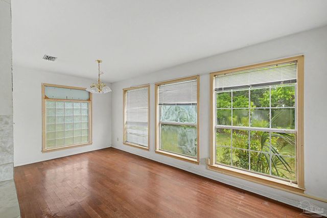 333 Gibbs Rd, Pensacola, FL 32507